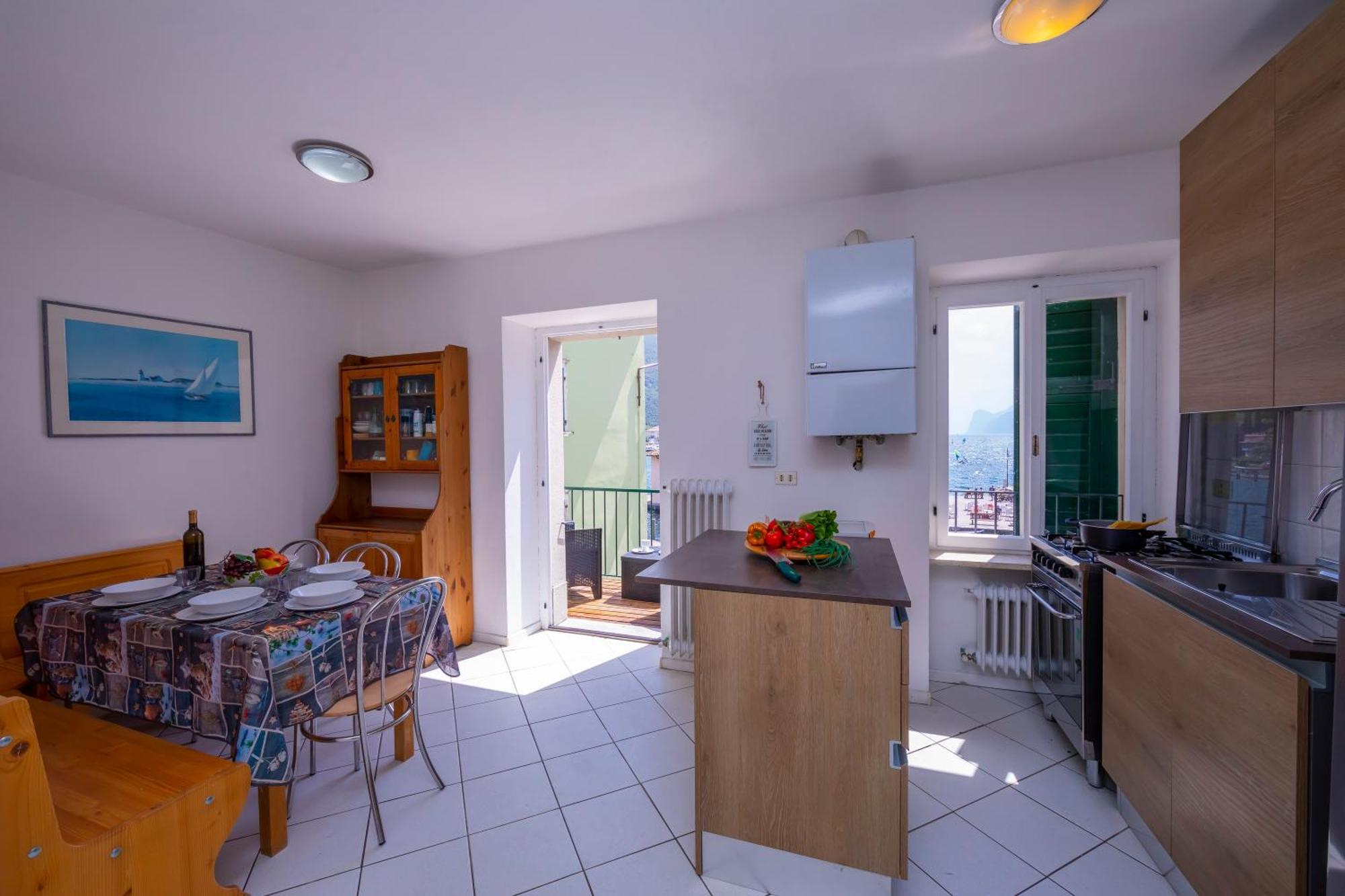Dogana Best Lake View Torbole Sul Garda Exterior foto